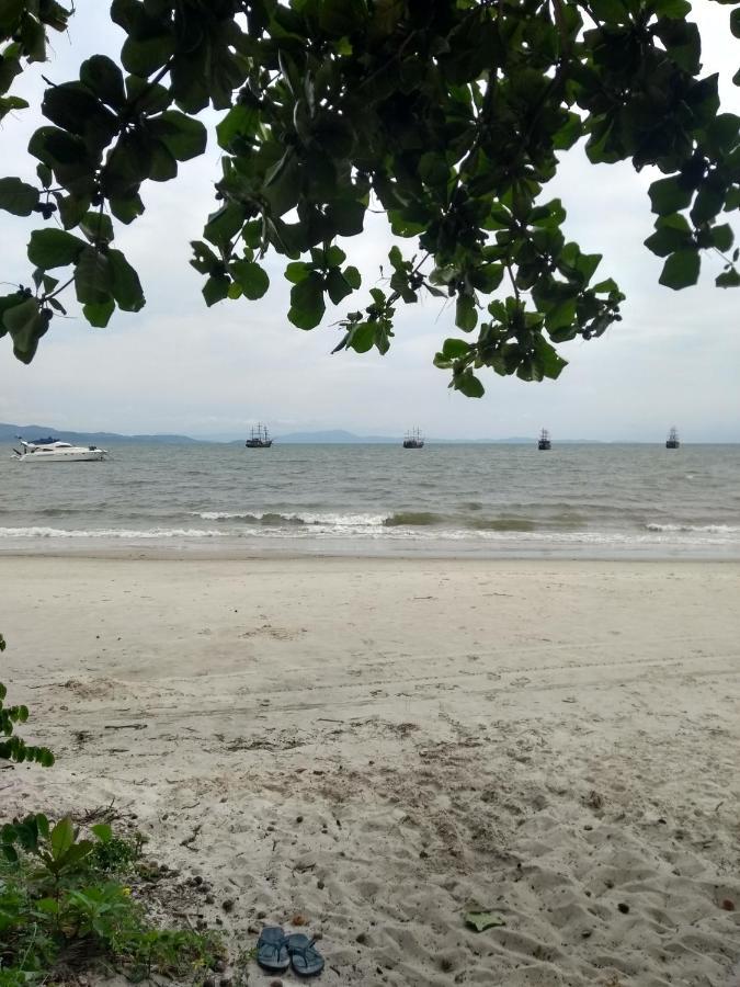 Apto Na Praia De 1 Dormitorio Com Vista Pro Mar A Poucos Passos Da Areia Appartement Florianópolis Buitenkant foto