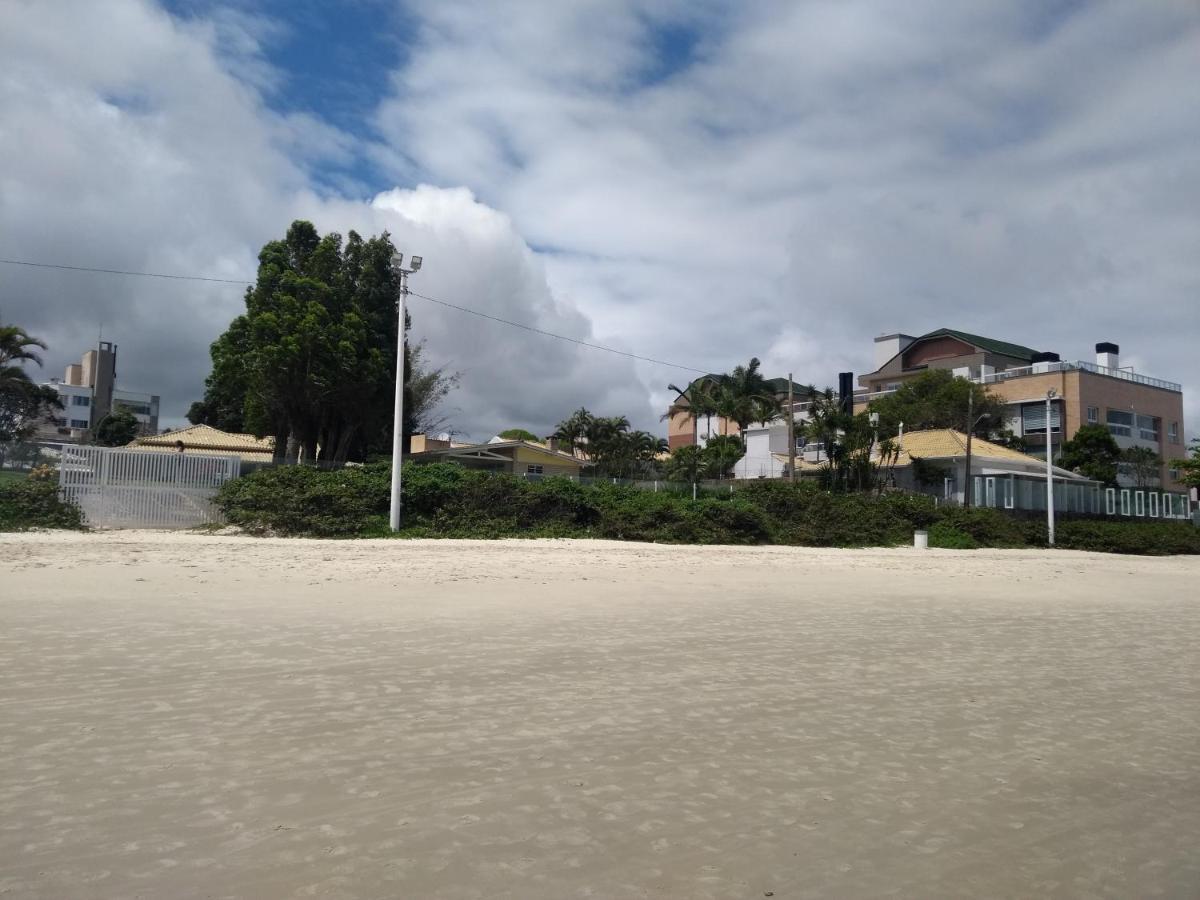 Apto Na Praia De 1 Dormitorio Com Vista Pro Mar A Poucos Passos Da Areia Appartement Florianópolis Buitenkant foto