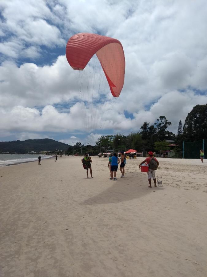 Apto Na Praia De 1 Dormitorio Com Vista Pro Mar A Poucos Passos Da Areia Appartement Florianópolis Buitenkant foto