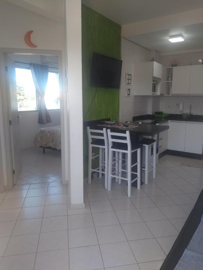 Apto Na Praia De 1 Dormitorio Com Vista Pro Mar A Poucos Passos Da Areia Appartement Florianópolis Buitenkant foto