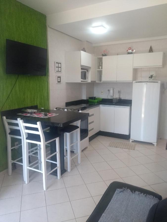 Apto Na Praia De 1 Dormitorio Com Vista Pro Mar A Poucos Passos Da Areia Appartement Florianópolis Buitenkant foto